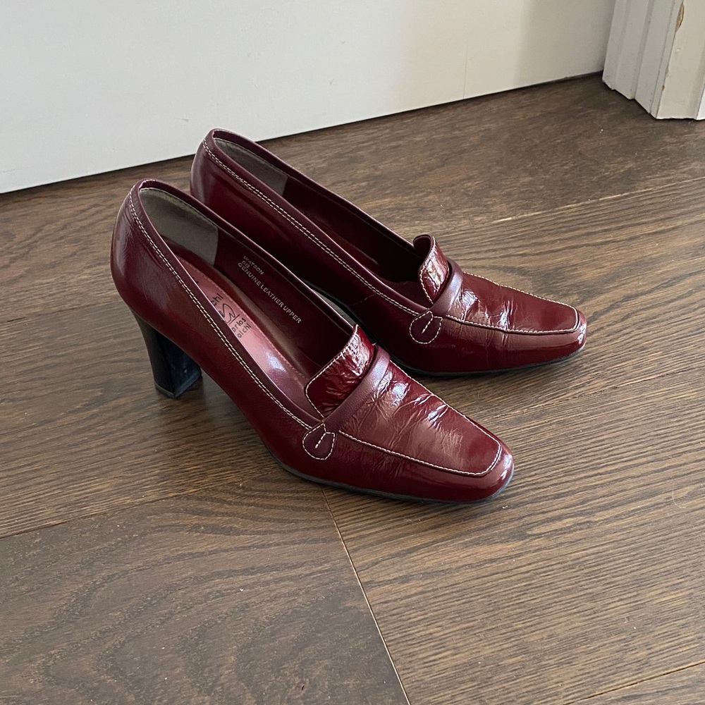 Chic Maroon Heeled Loafers